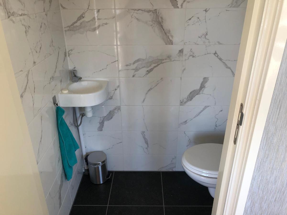 De Salon Apartment Warmenhuizen ภายนอก รูปภาพ