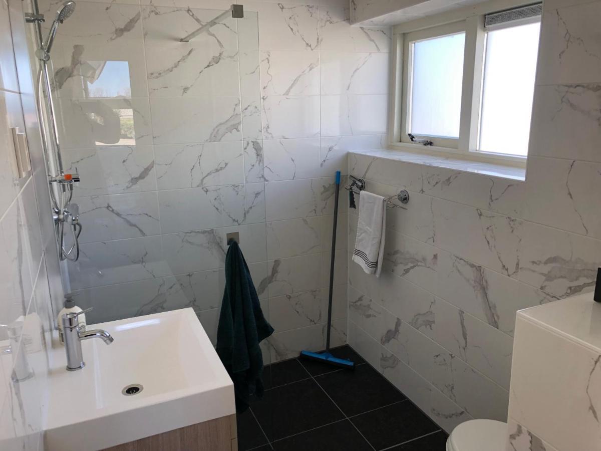 De Salon Apartment Warmenhuizen ภายนอก รูปภาพ
